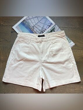 Banana Republic Tailored Pleated Cotton  Shorts 5” Inseam In Cream Size 6